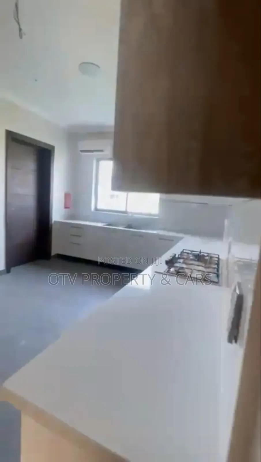 Furnished 8bdrm Maisonette in Banana Island for sale