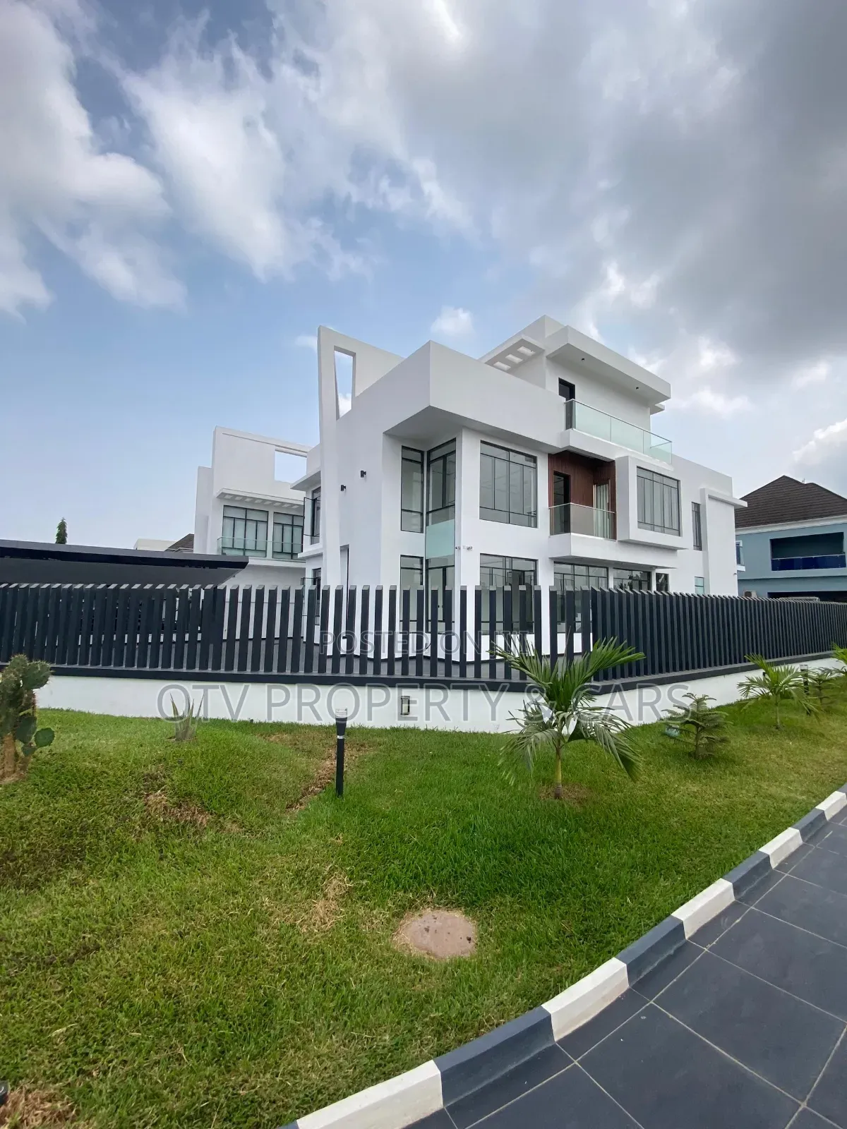 Furnished 5bdrm Duplex in Osapa london for sale
