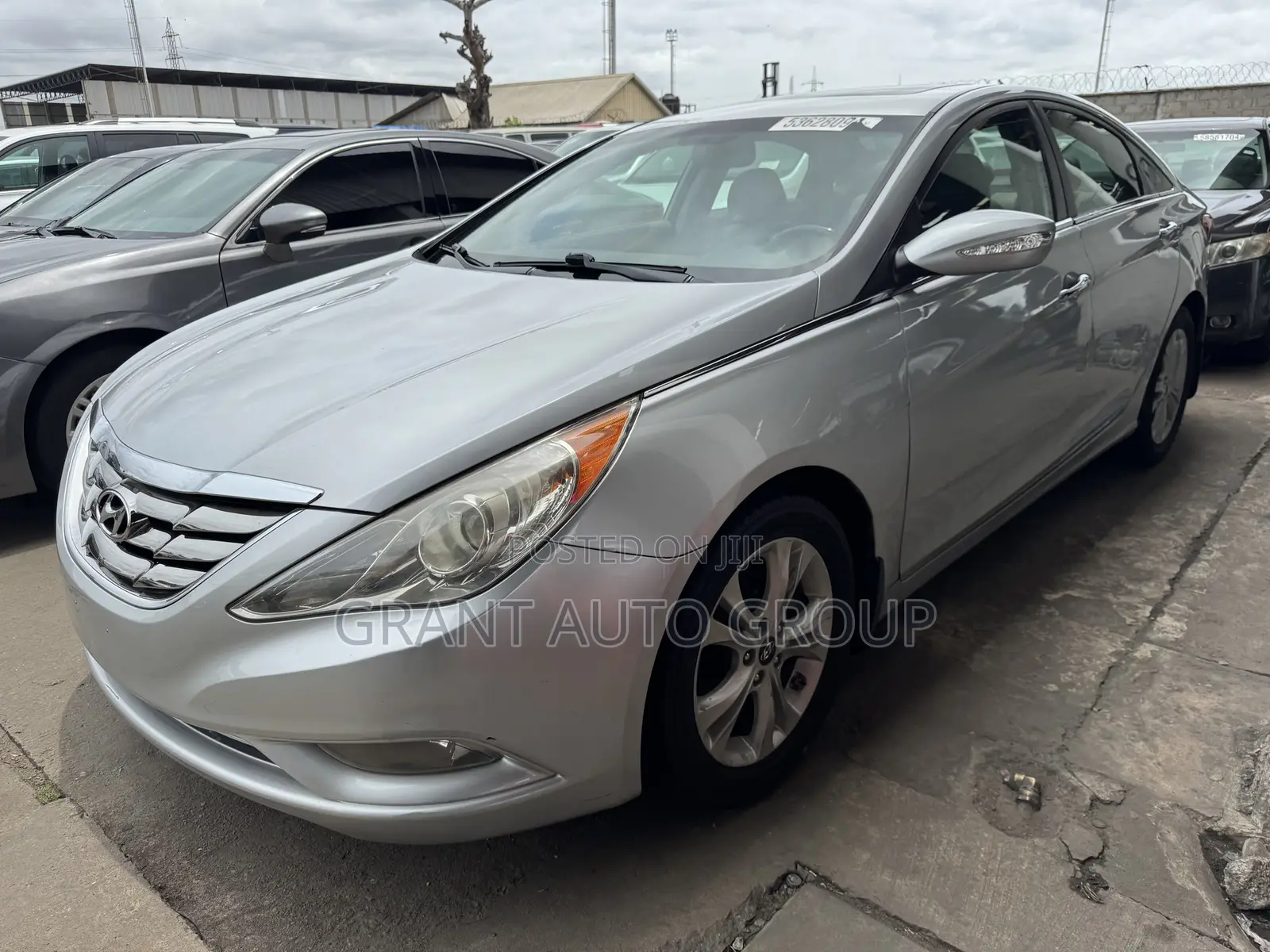 Hyundai Sonata Limited Sedan FWD (2.4L 4cyl 6A) 2011 Silver