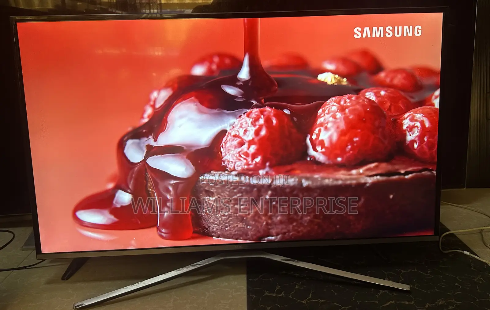 32 Inch Samsung Uhd HDR Smart Tv