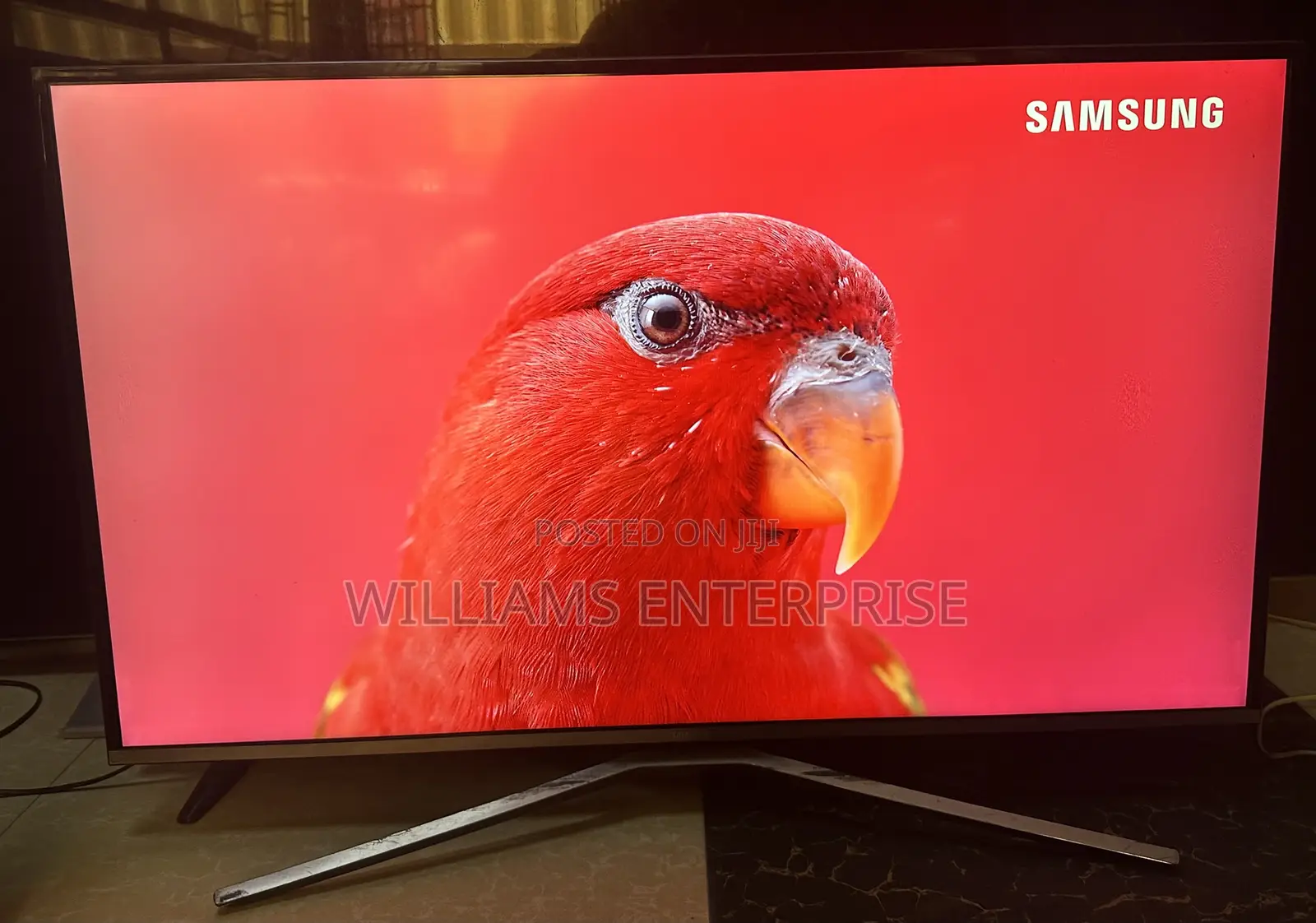 32 Inch Samsung Uhd HDR Smart Tv