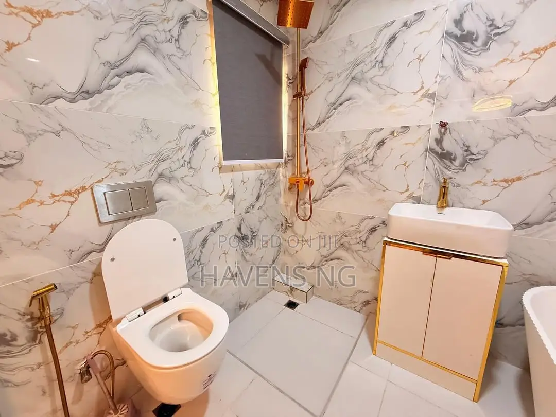 Beautiful 2-Bedroom Apartment in Osapa London.