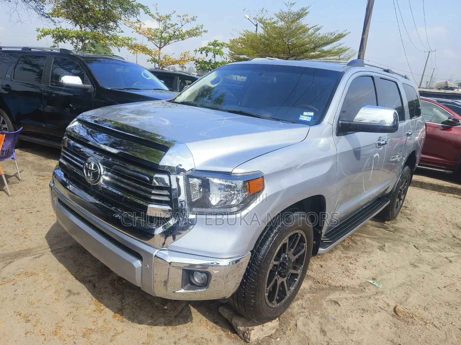 Toyota Sequoia Platinum FFV 4dr SUV 4WD (5.7L 8cyl 6A) 2016 Silver