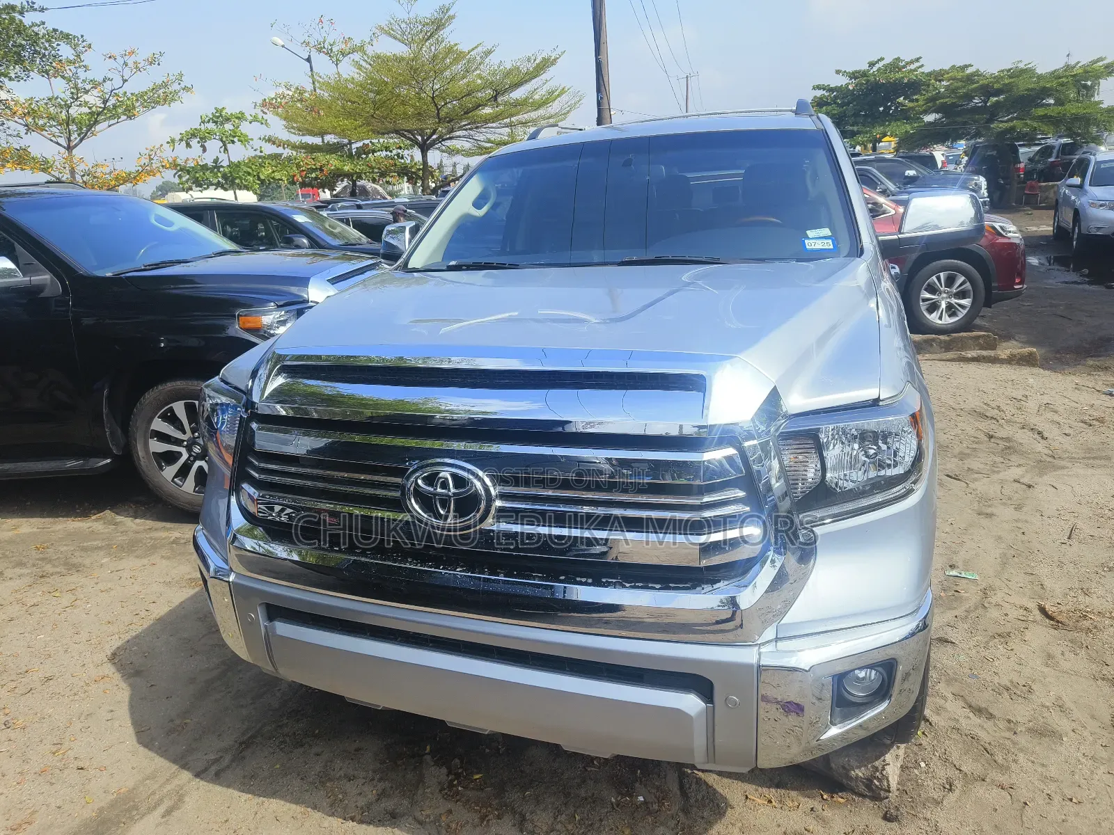 Toyota Sequoia Platinum FFV 4dr SUV 4WD (5.7L 8cyl 6A) 2016 Silver