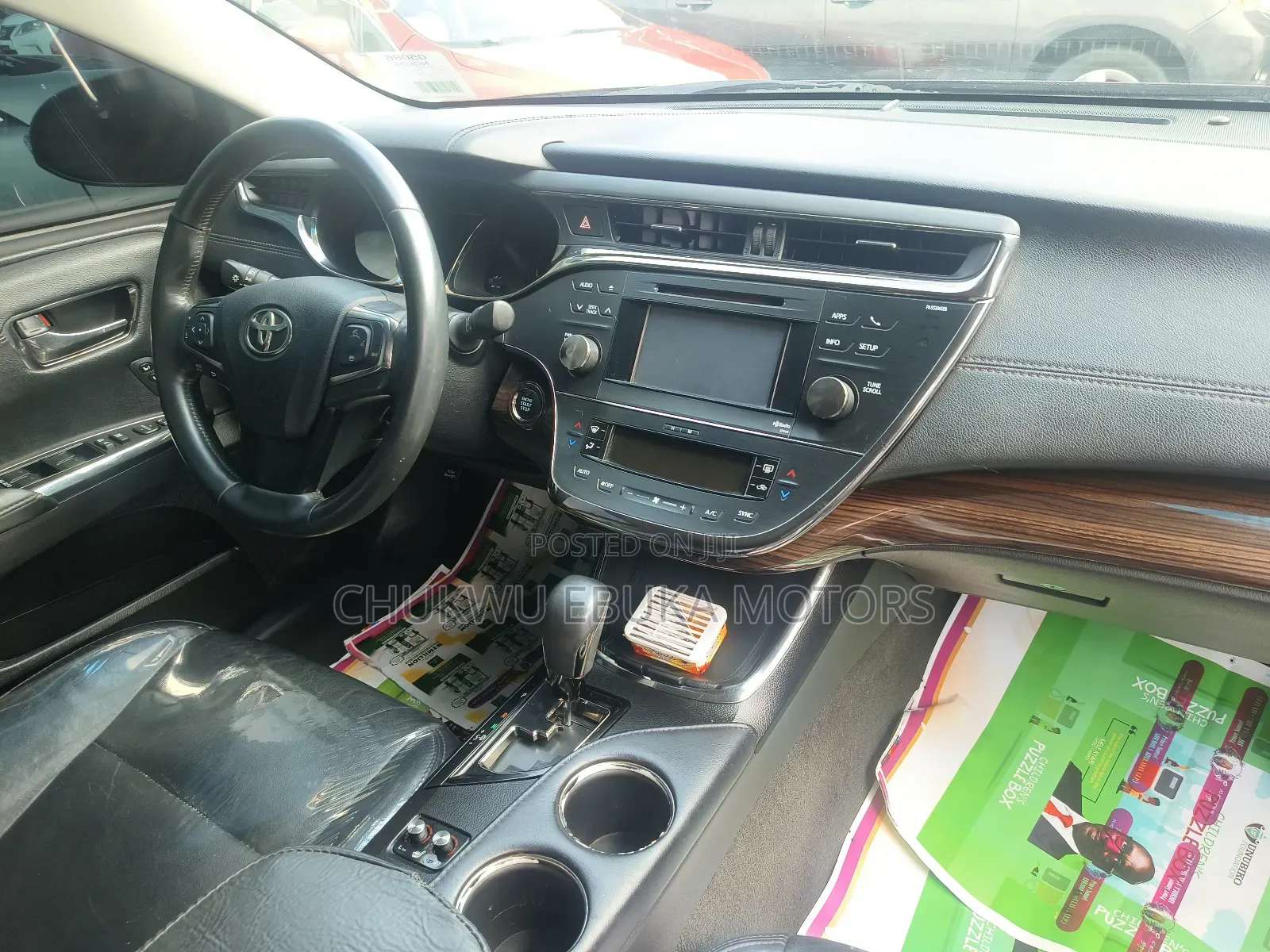 Toyota Avalon XLE Premium Sedan FWD (3.5L 6cyl 6A) 2013 Red