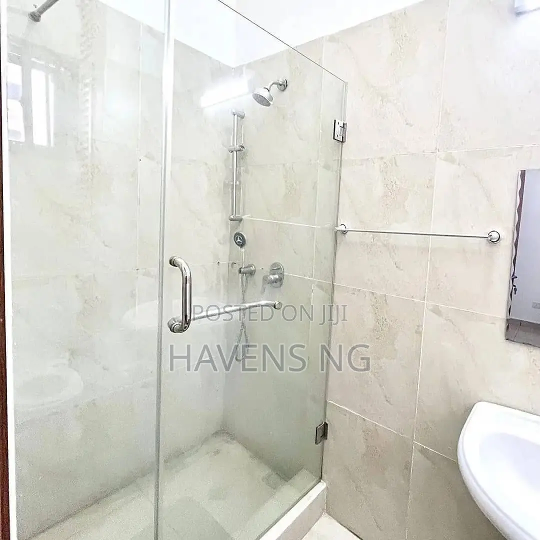 Luxury 2-Bedroom Apartment in Utako.