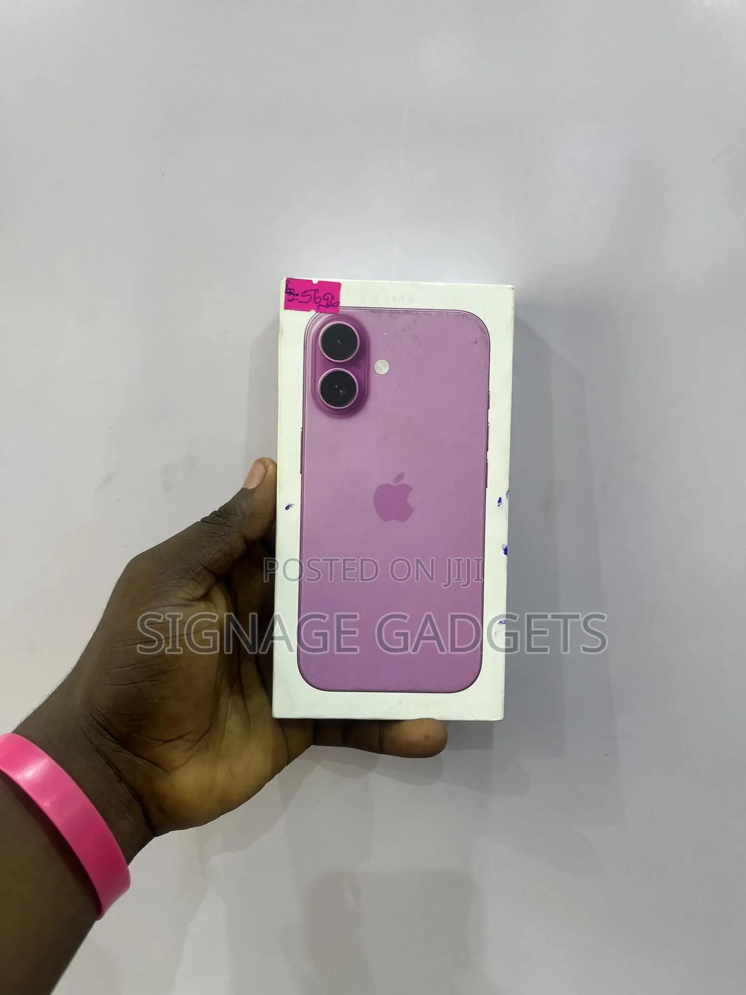New Apple iPhone 16 256 GB Pink