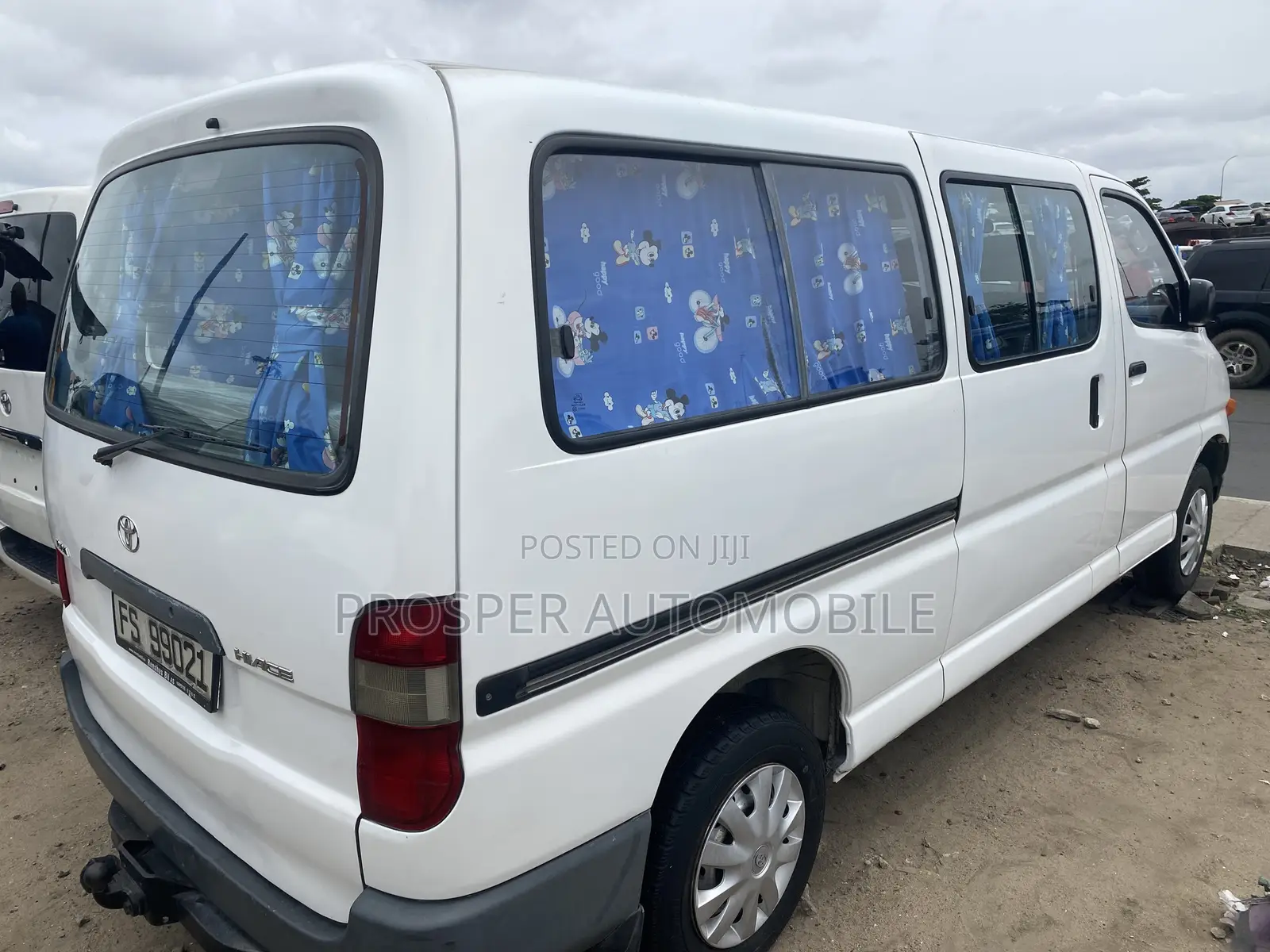Toyota HiAce 2006 White