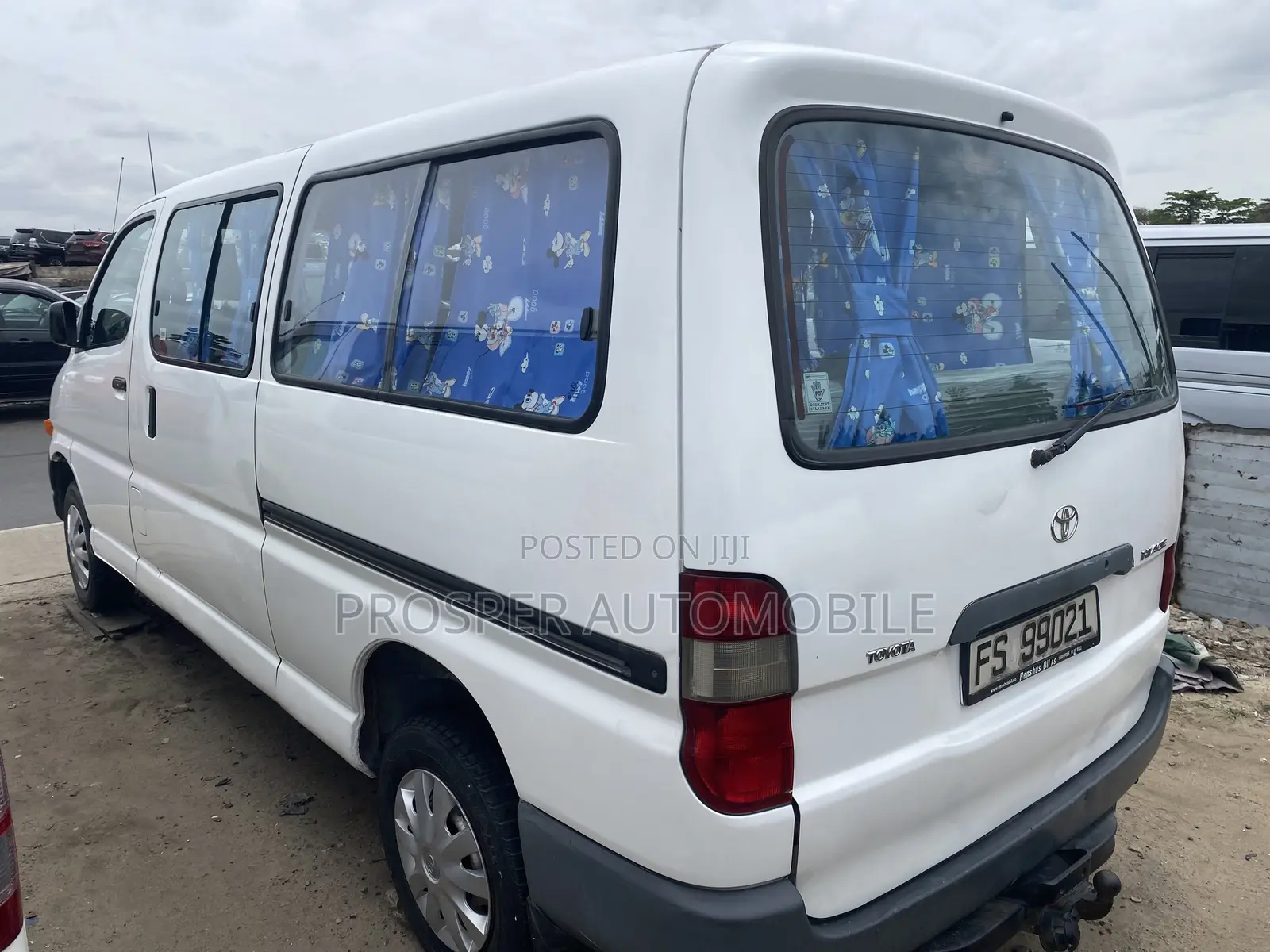Toyota HiAce 2006 White