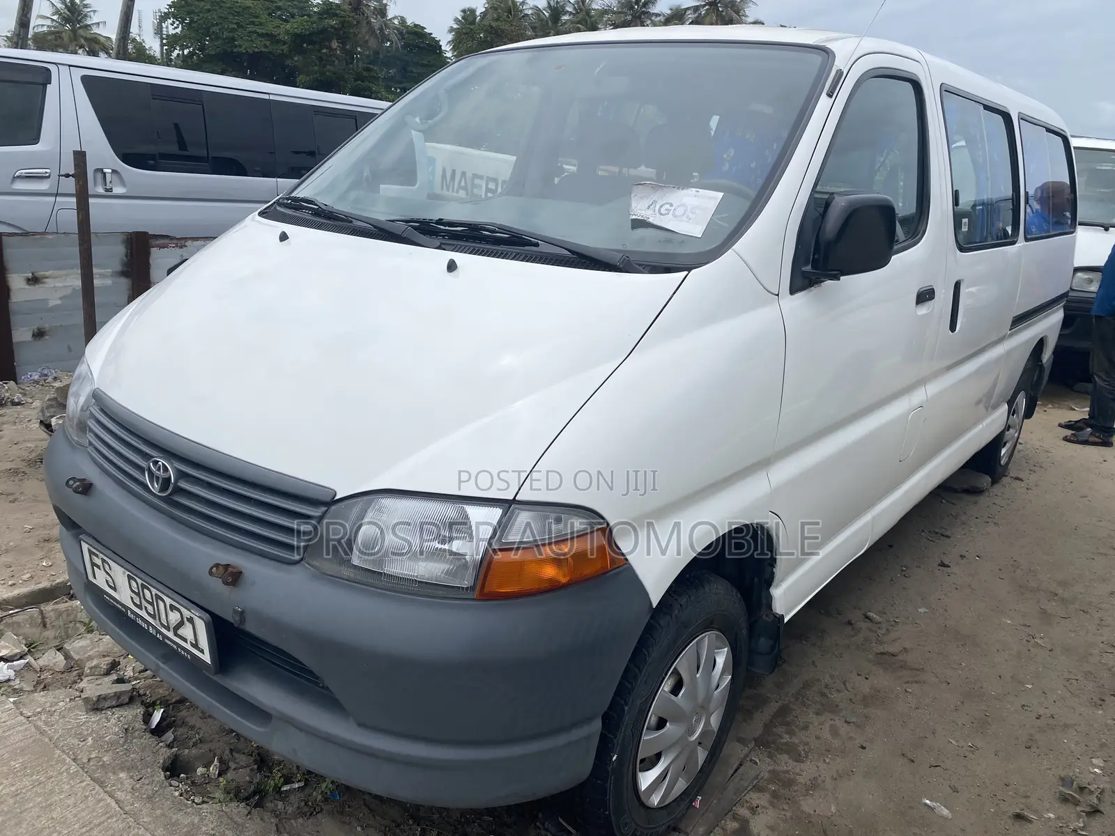 Toyota HiAce 2006 White
