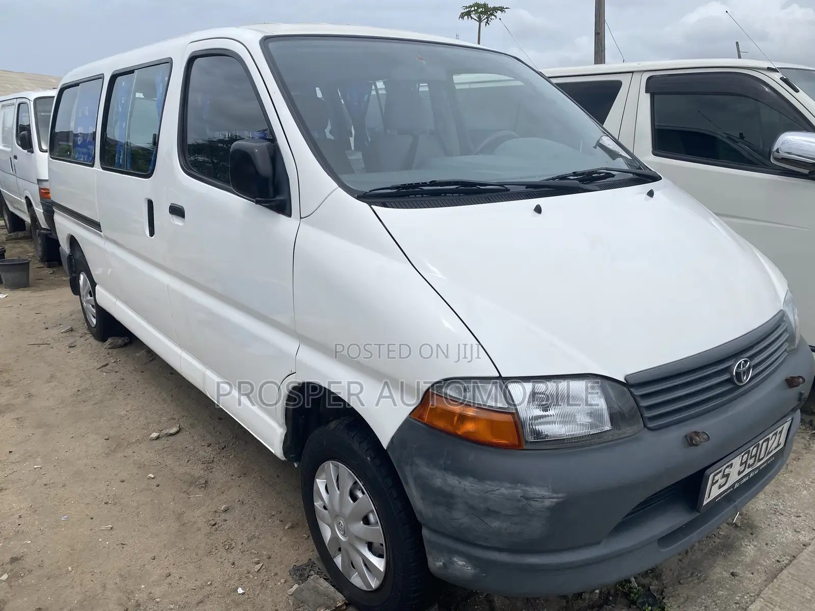 Toyota HiAce 2006 White