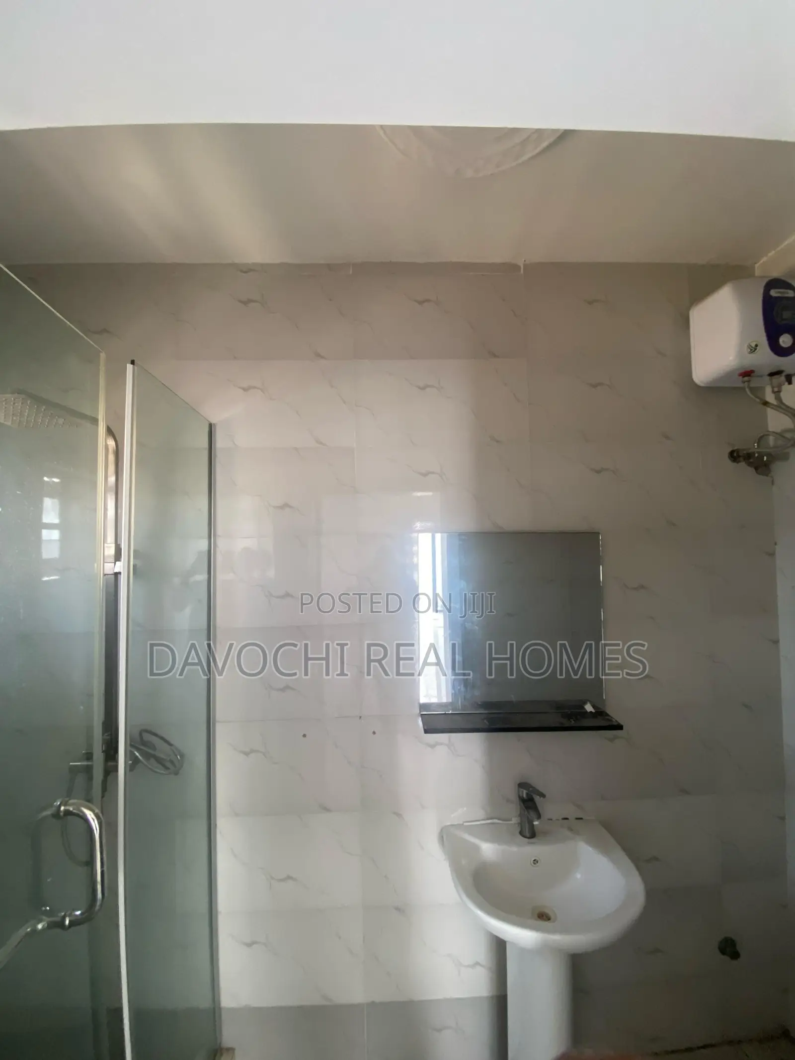 2bdrm Apartment in Orchid Road., Lekki Phase 2 for rent