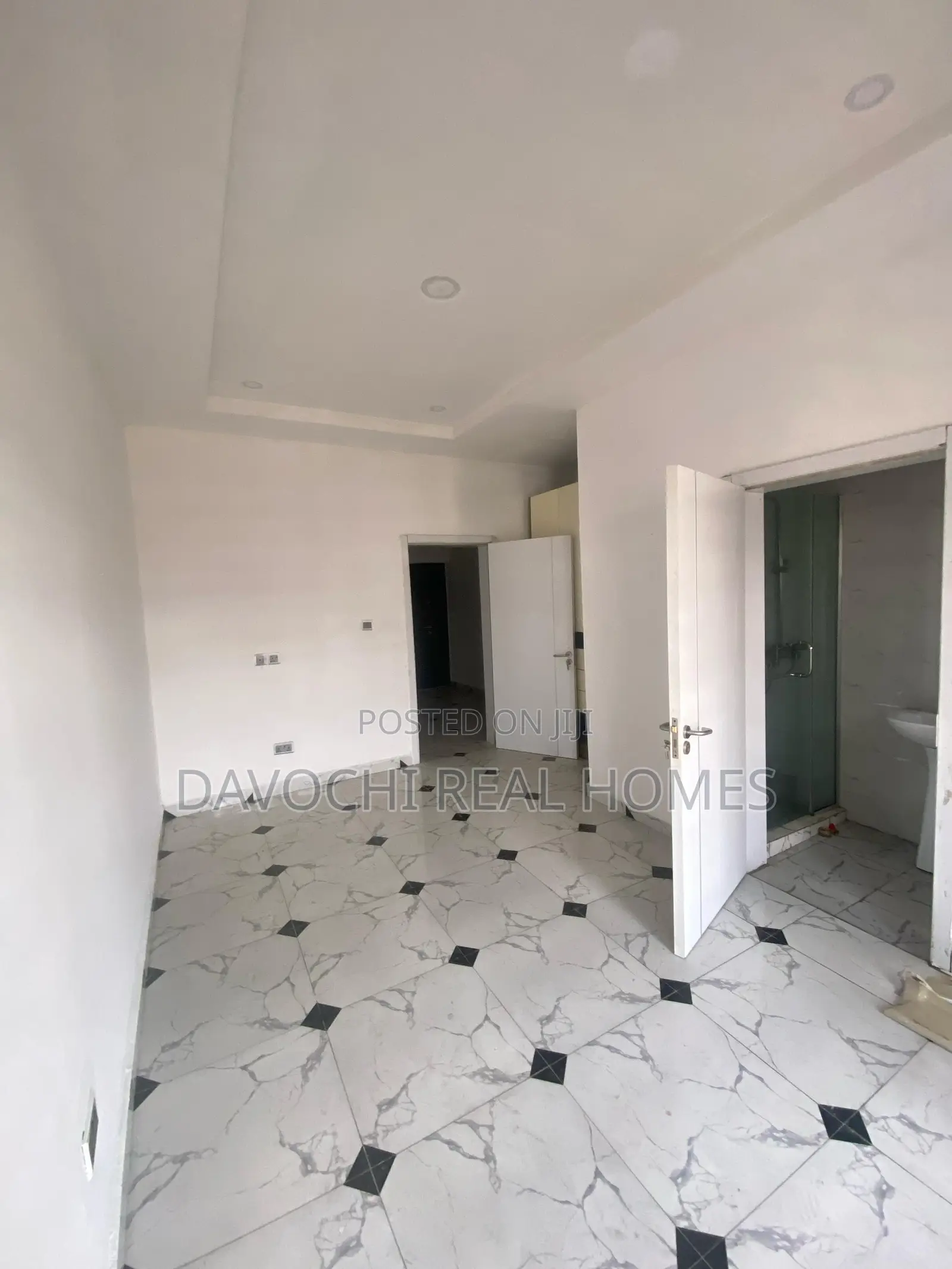 2bdrm Apartment in Orchid Road., Lekki Phase 2 for rent