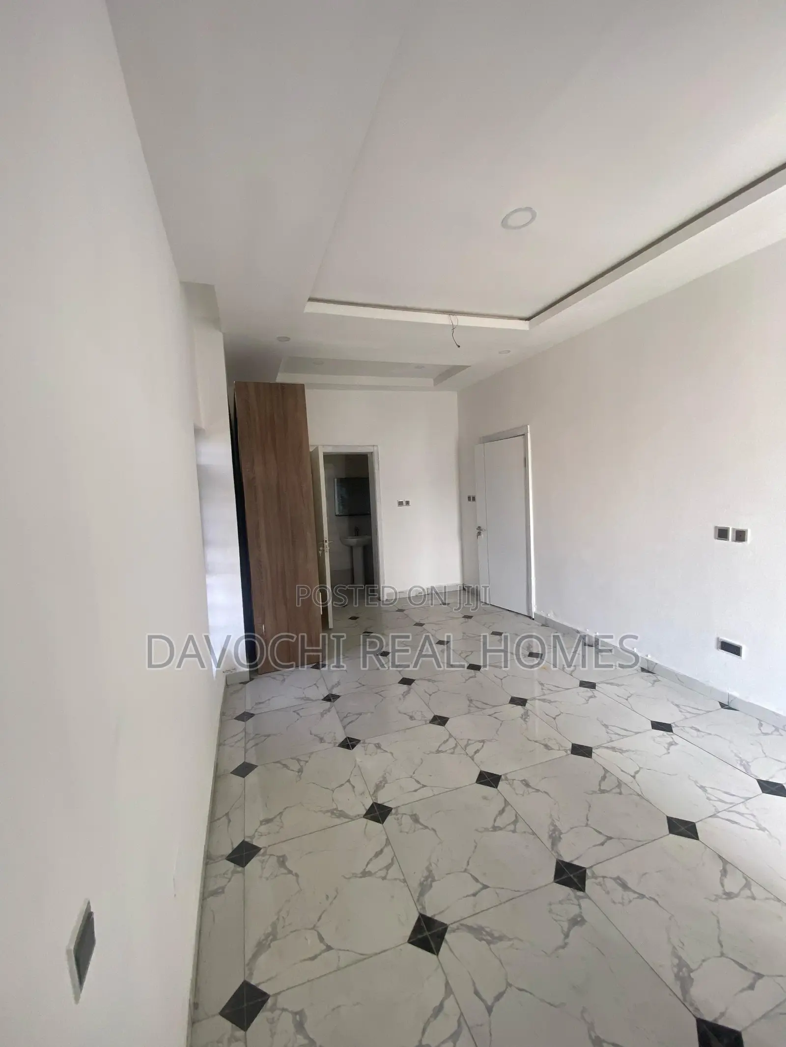 2bdrm Apartment in Orchid Road., Lekki Phase 2 for rent