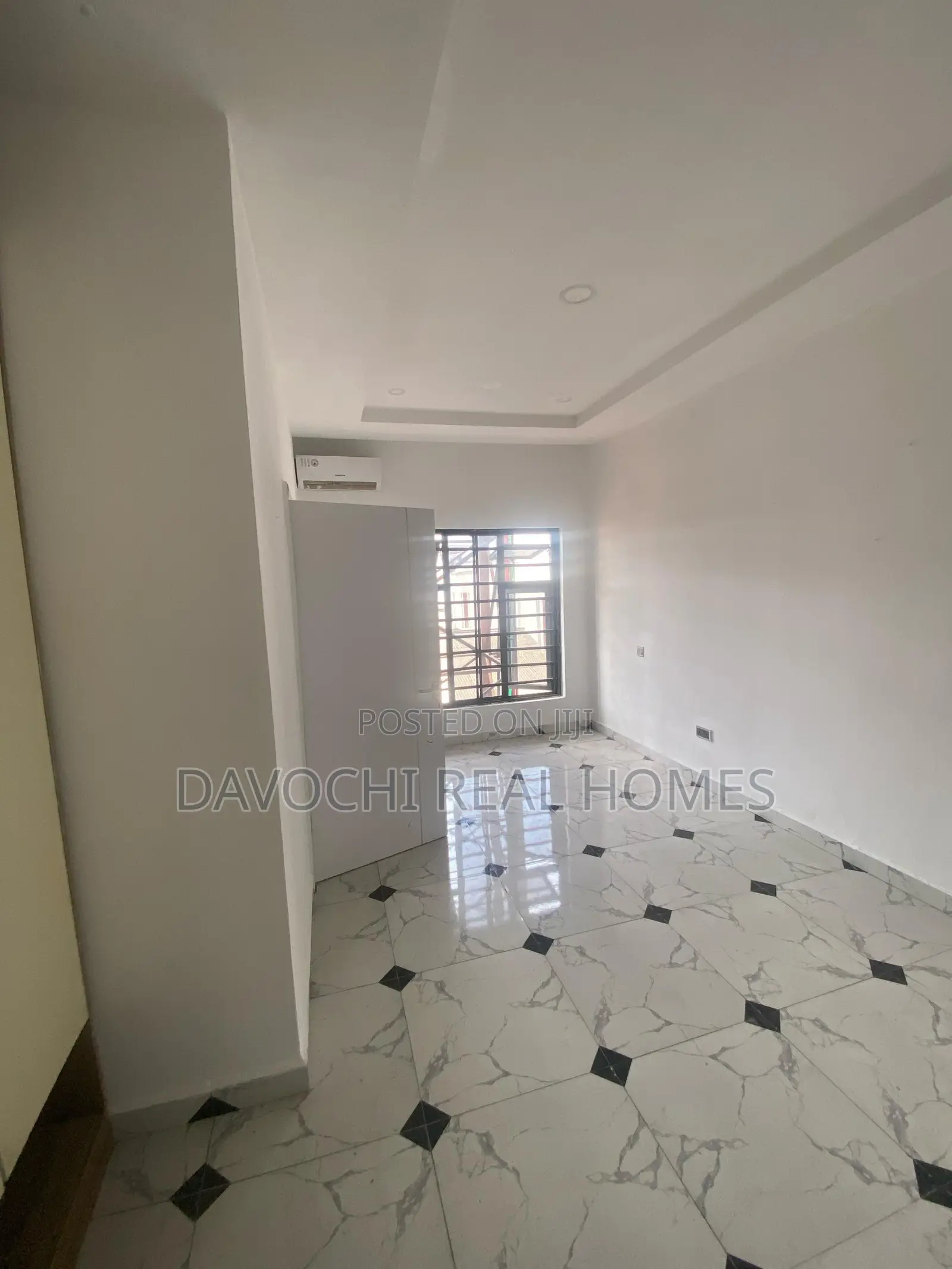 2bdrm Apartment in Orchid Road., Lekki Phase 2 for rent