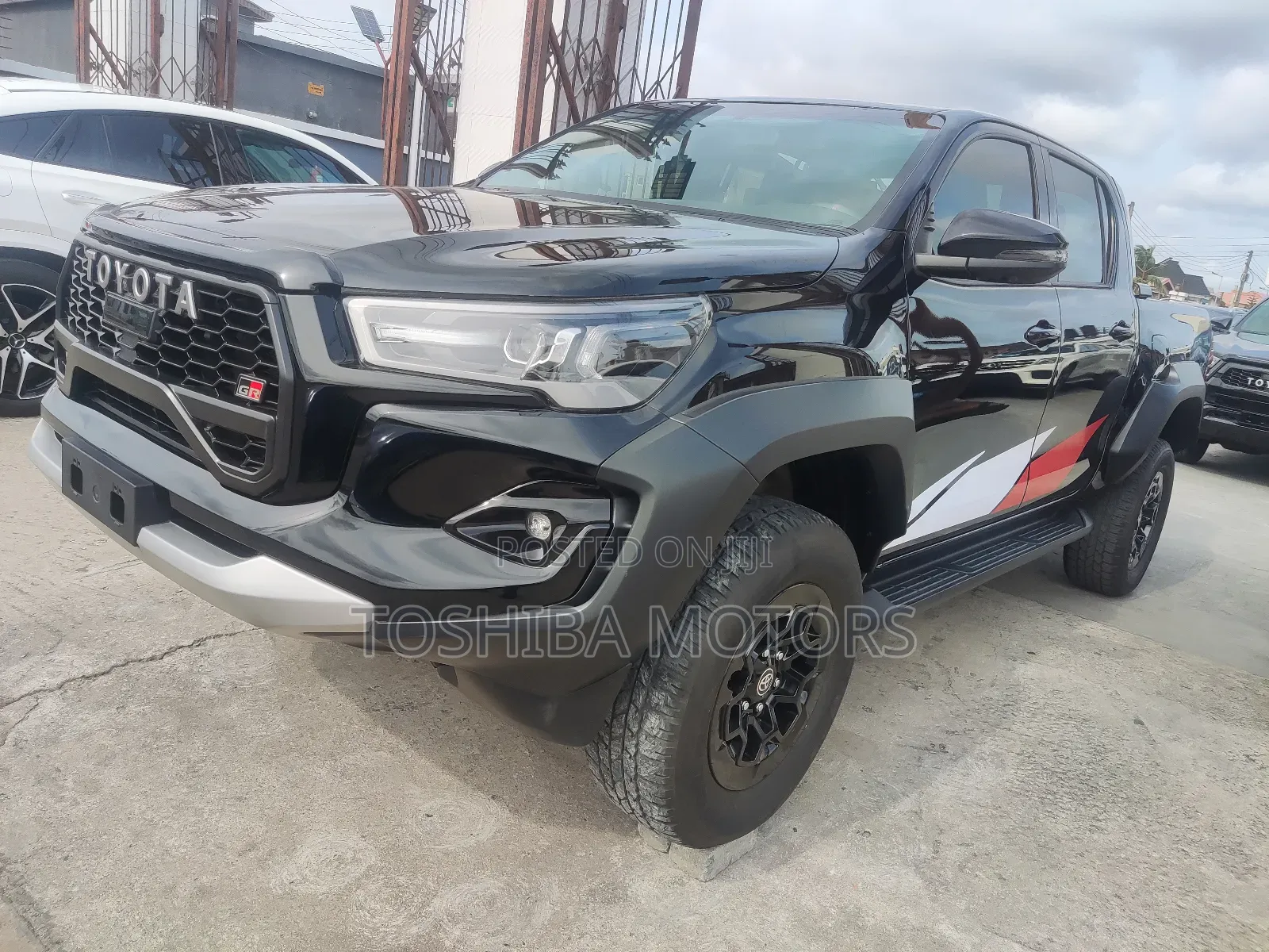 Toyota Hilux 2024 Black