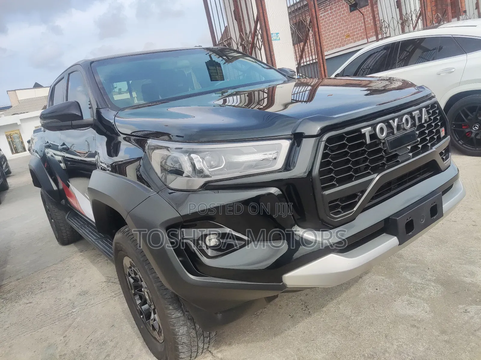 Toyota Hilux 2024 Black