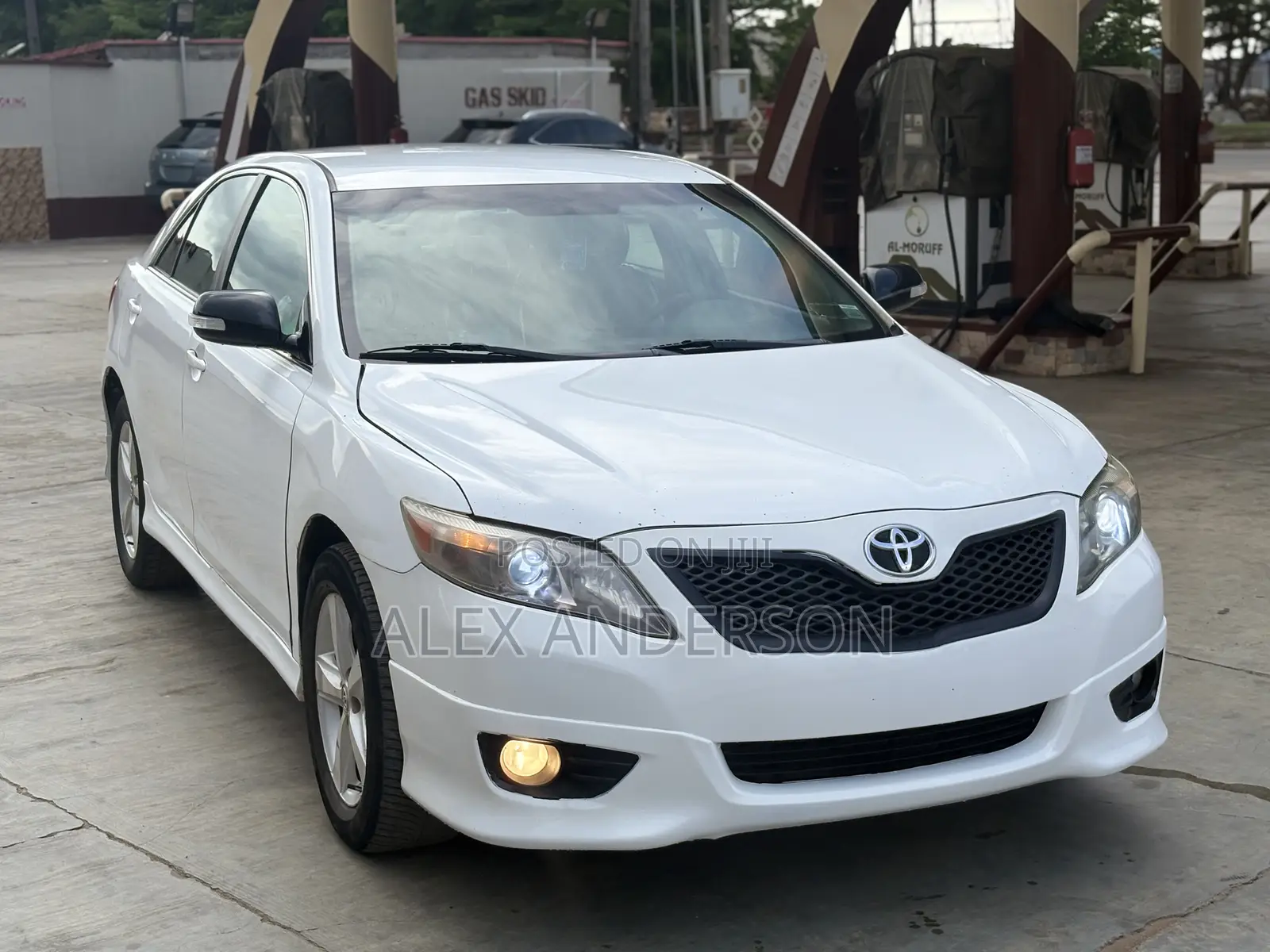 Toyota Camry SE 4dr Sedan (2.5L 4cyl 6AM) 2010 White