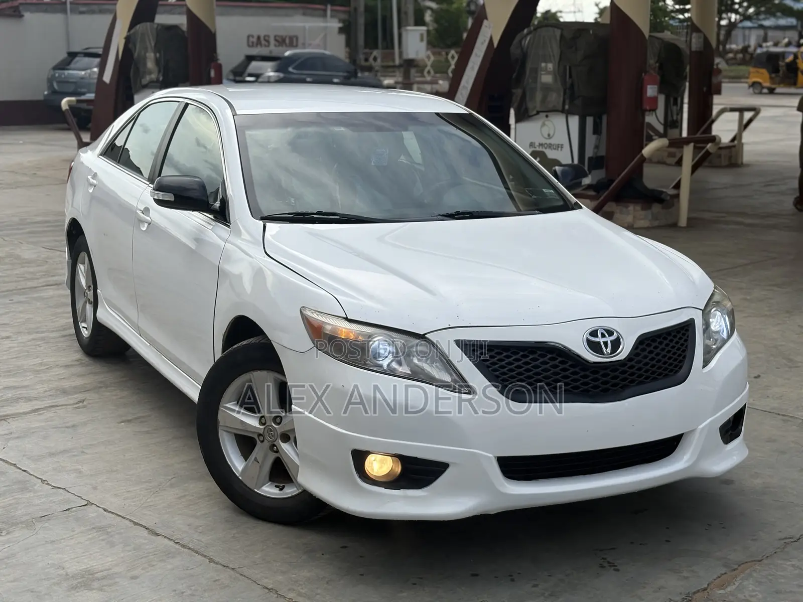Toyota Camry SE 4dr Sedan (2.5L 4cyl 6AM) 2010 White