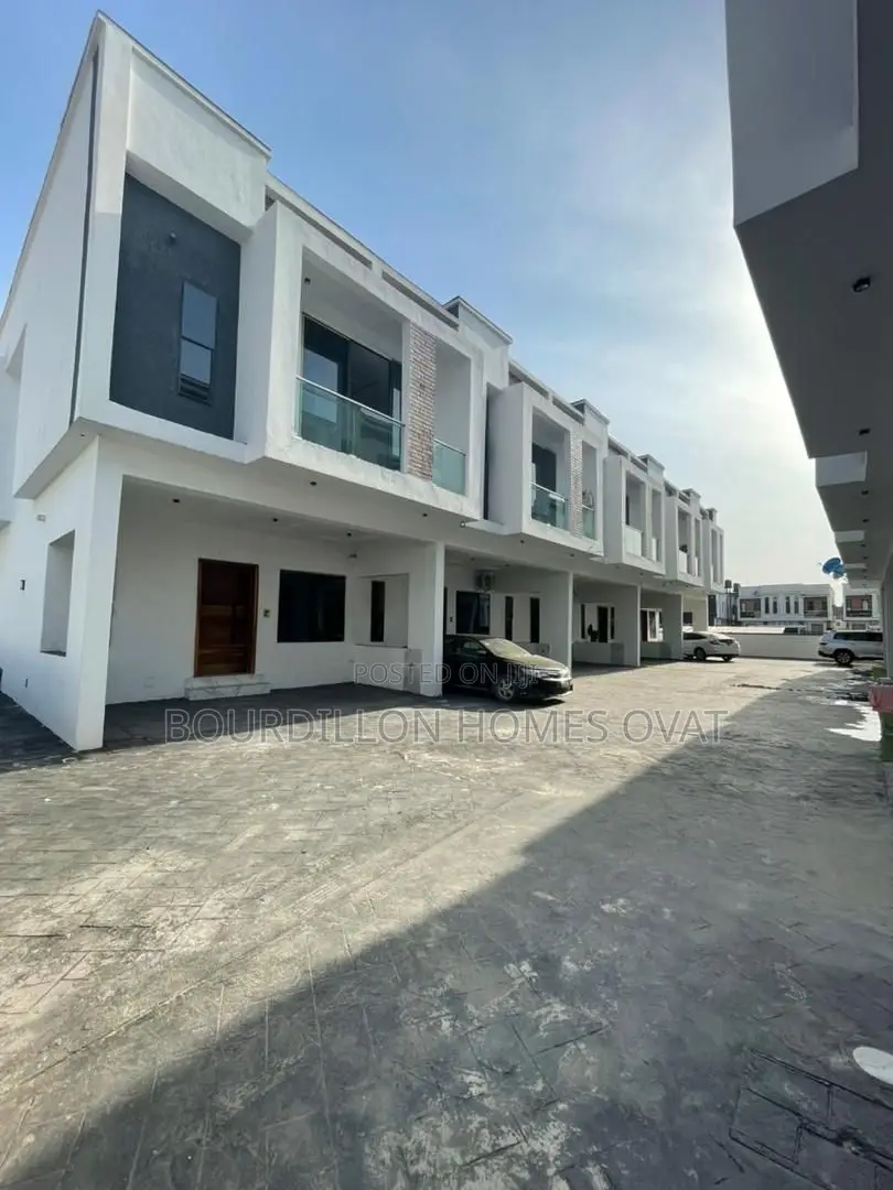 Furnished 3bdrm Duplex in Lekki for sale