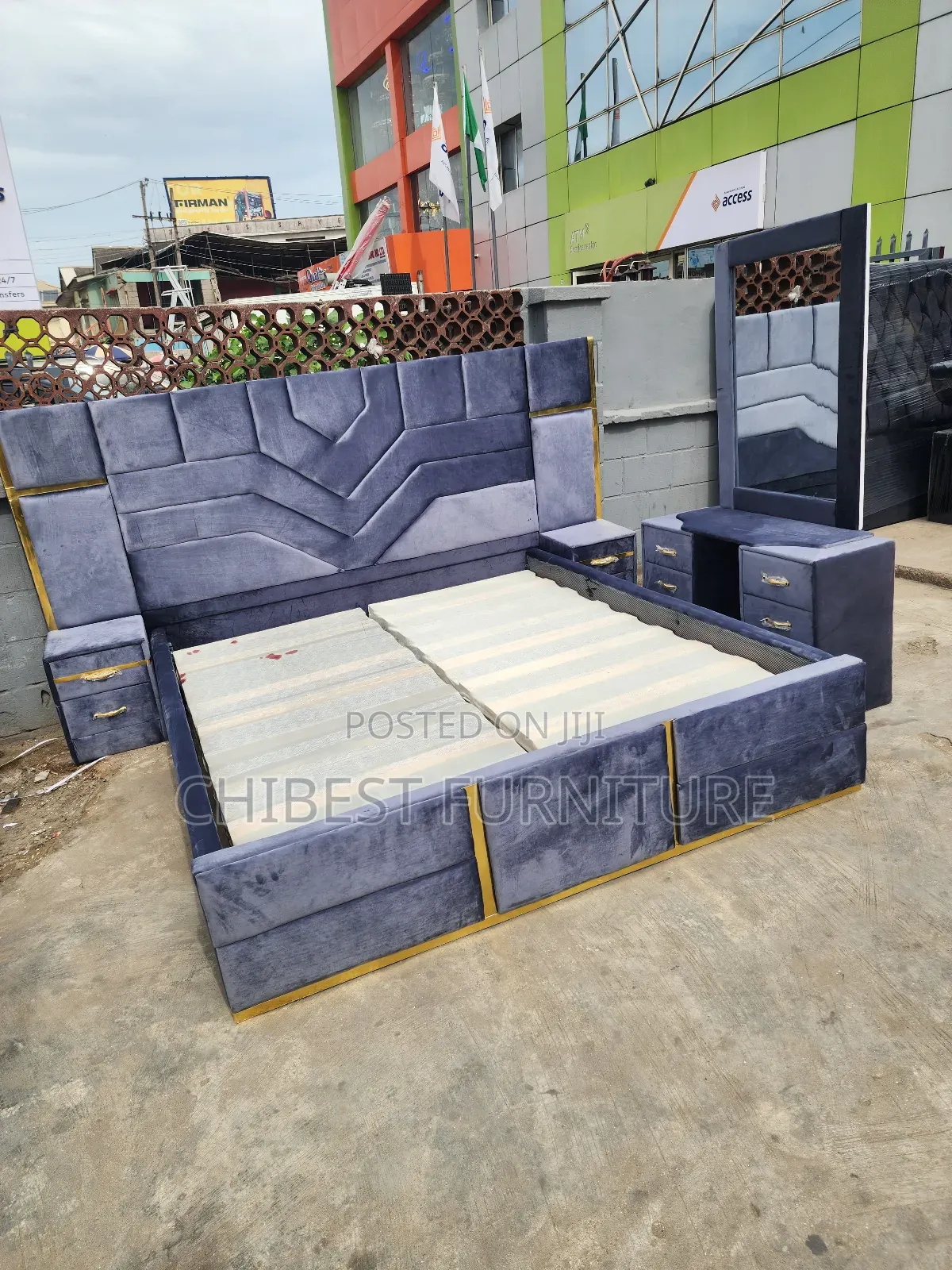 5ft Tall Padded 7by6 Bed Stand With Complete Accessories.