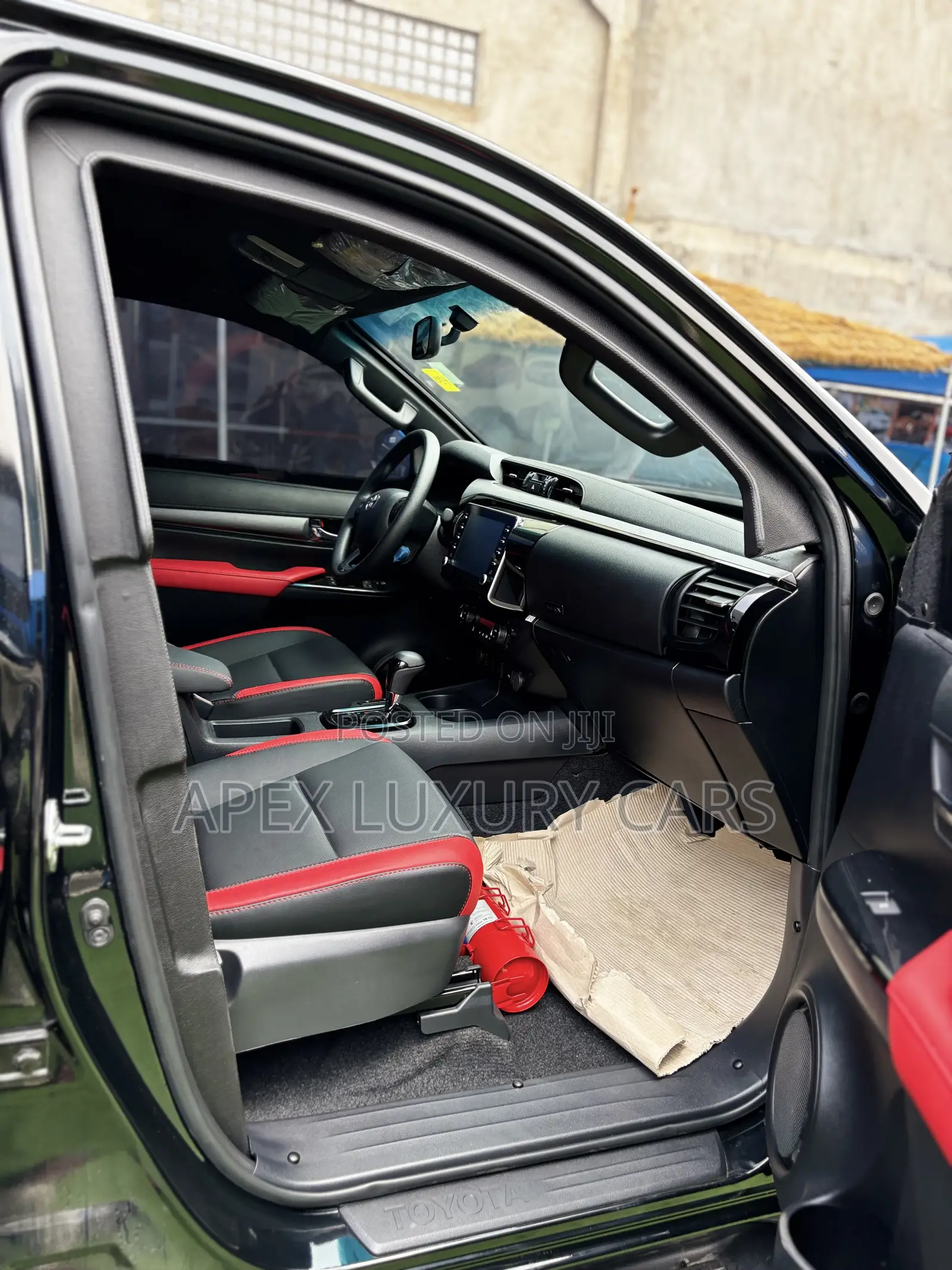 New Toyota Hilux 2024 Black