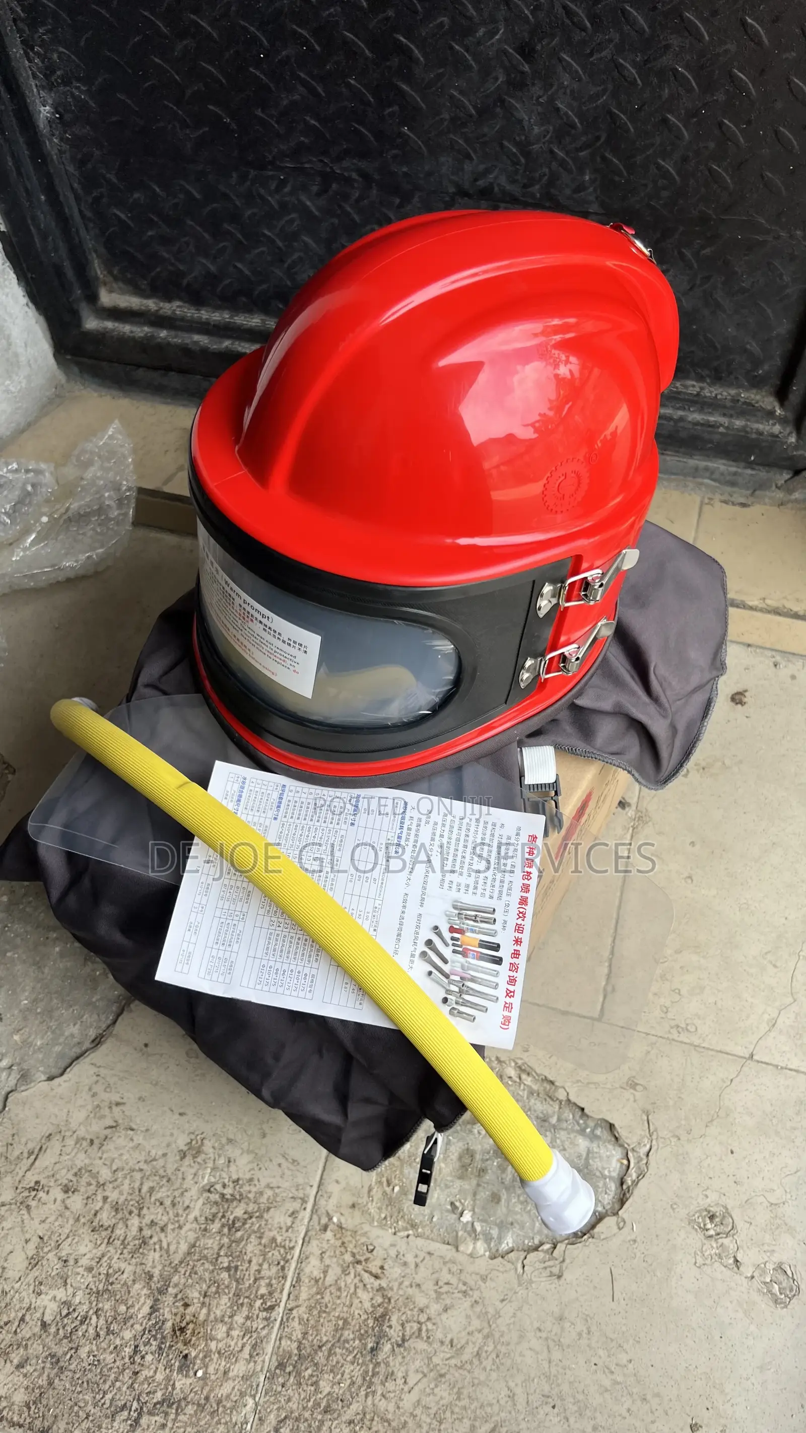 Sandblaster Hood With Safe Air Feed and Shoulder Protective