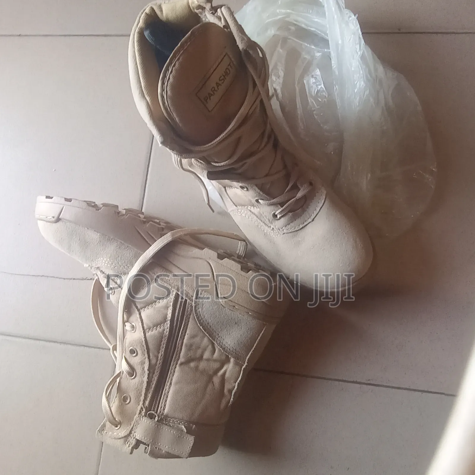 Parashot Desert Boots