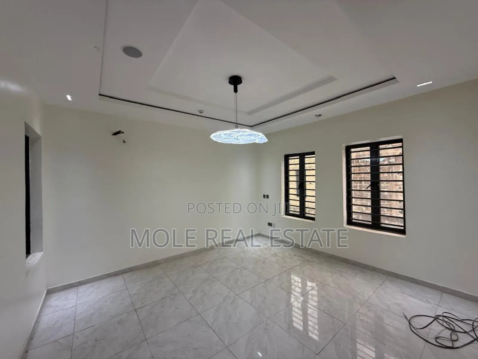 Furnished 3bdrm Apartment in Ikate Leki for sale