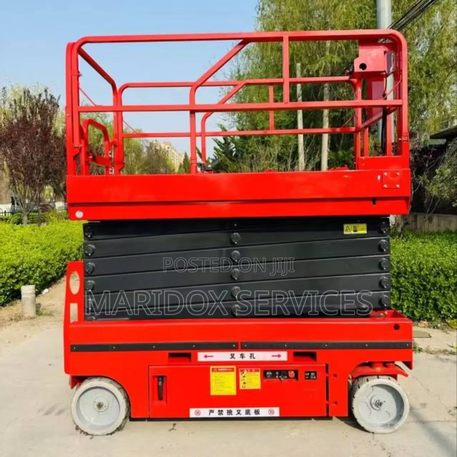 Scissor Lift 300kgx8m Battery Powered