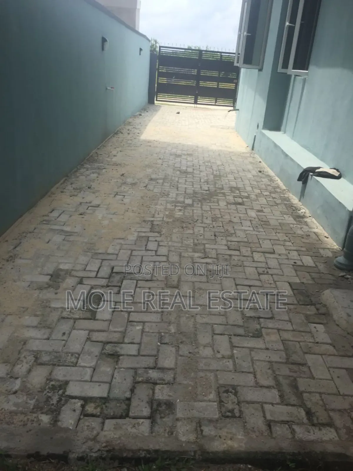 5bdrm Duplex in Abeson Estate Ipaja for sale