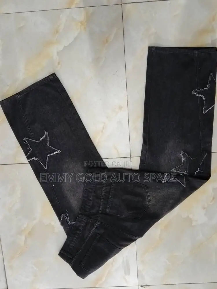 Short Jeans and Baggy Available