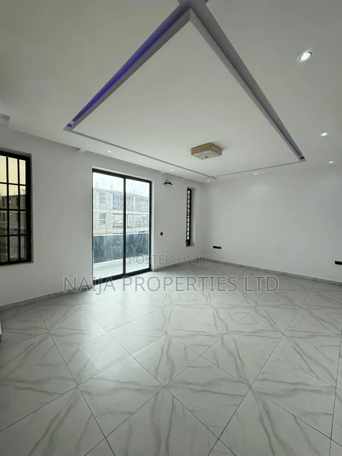 5bdrm Duplex in Chevron, Lekki for sale