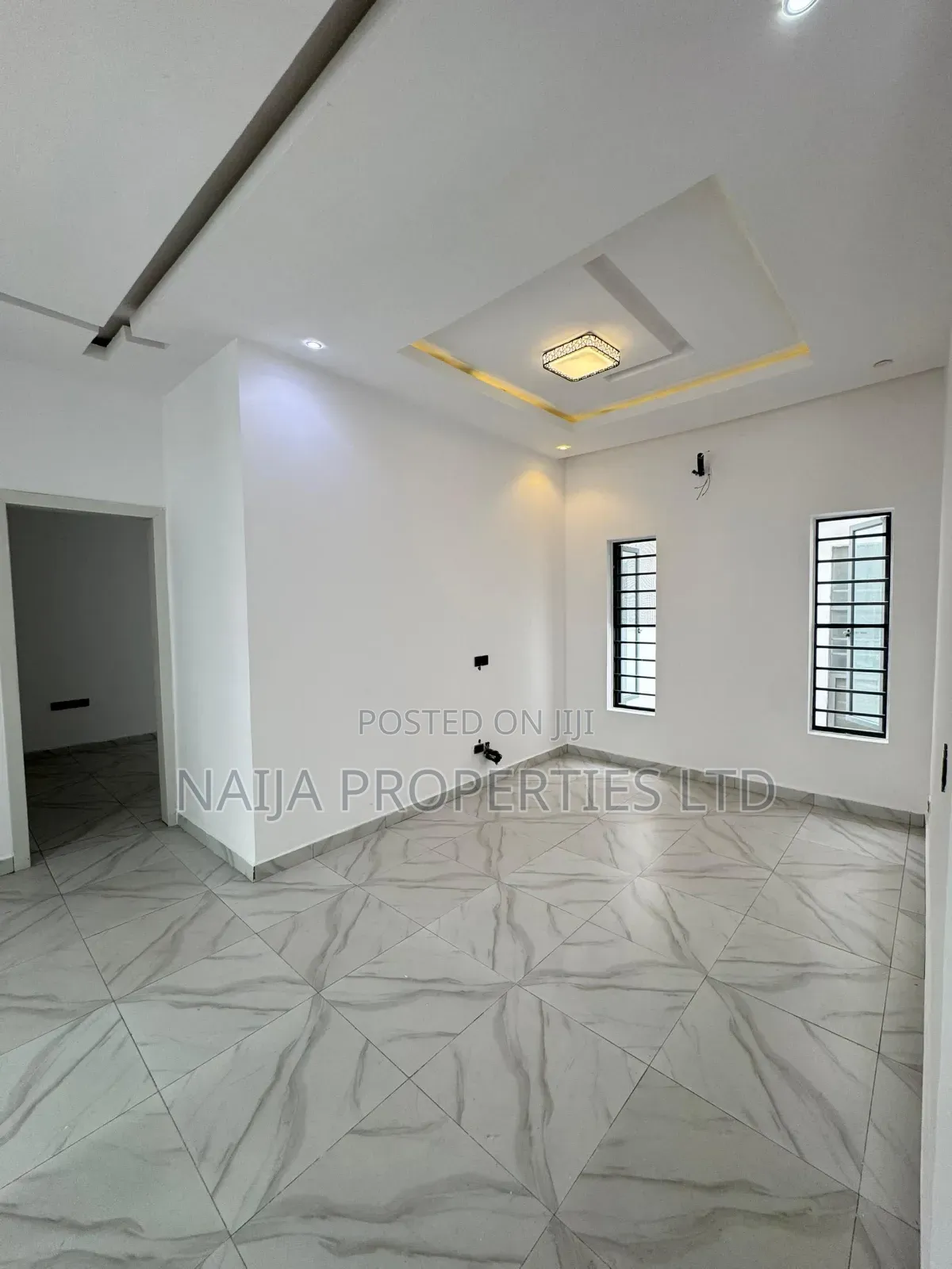 5bdrm Duplex in Chevron, Lekki for sale