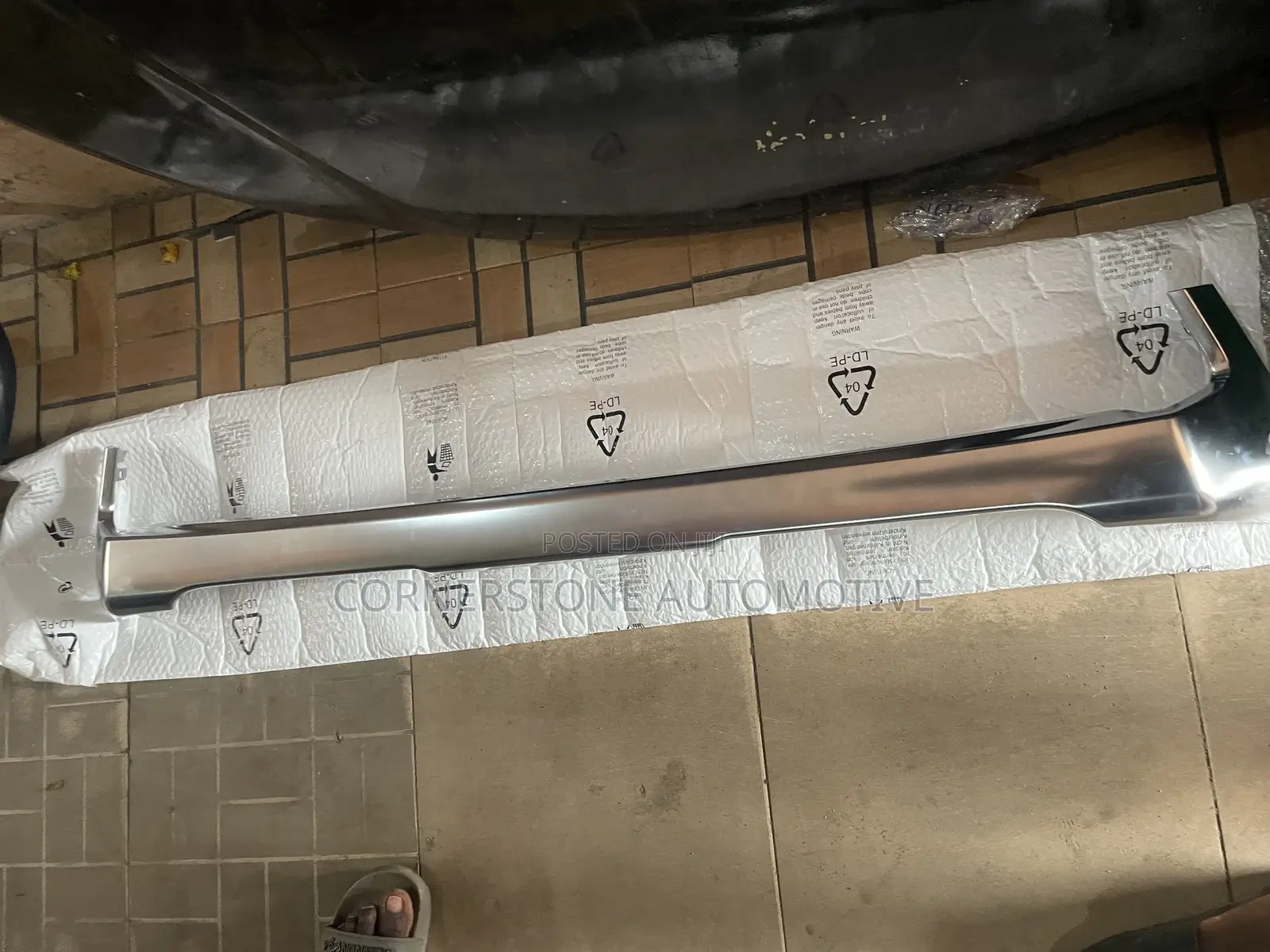 Front Grill Chrome Down One Lx 570