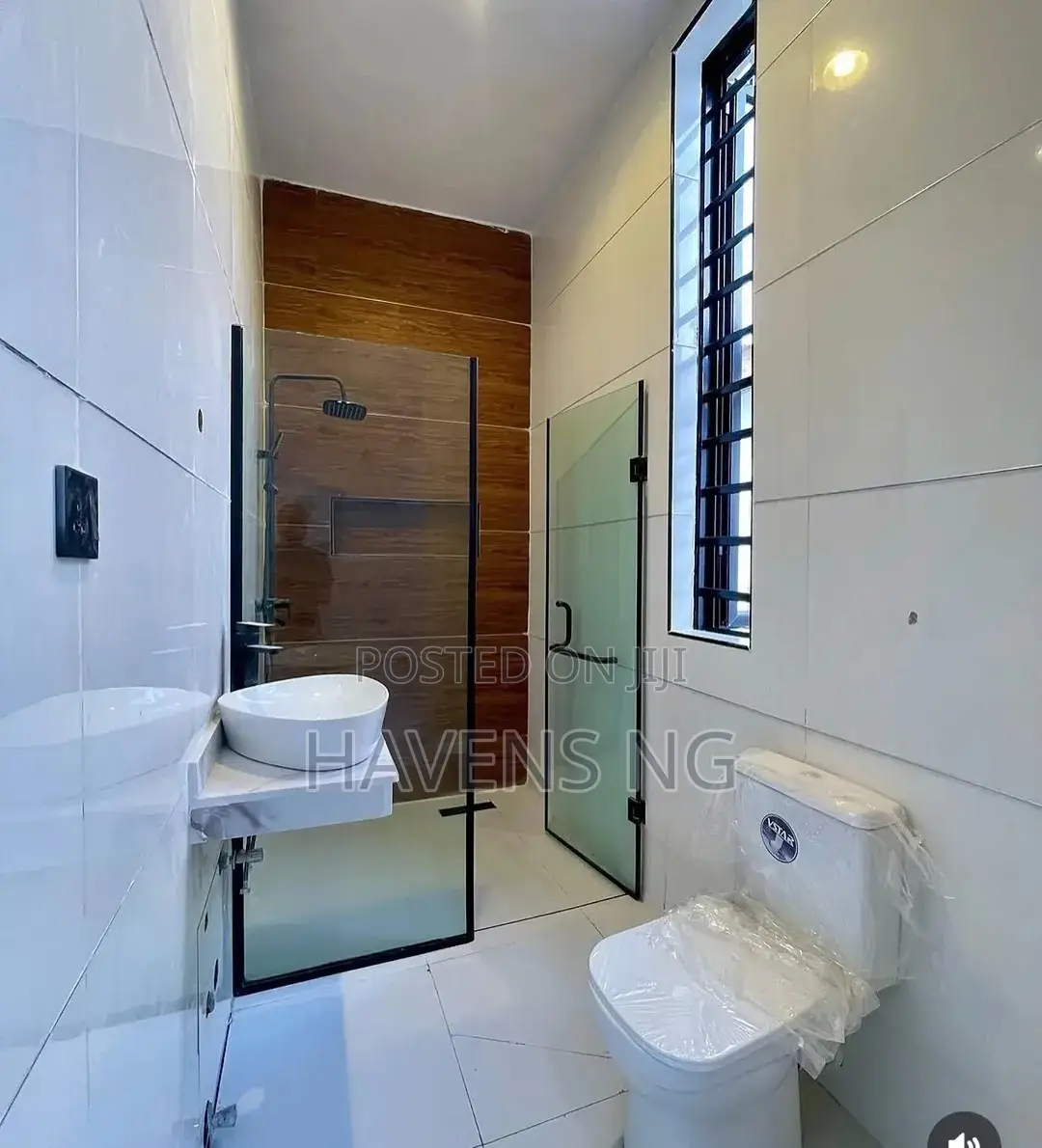 5bdrm Duplex in Ikota for sale