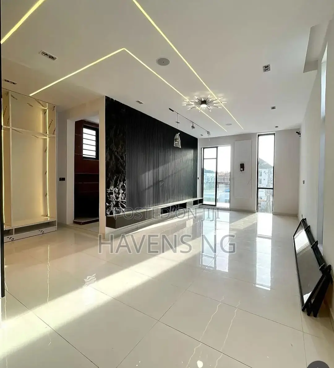 5bdrm Duplex in Ikota for sale