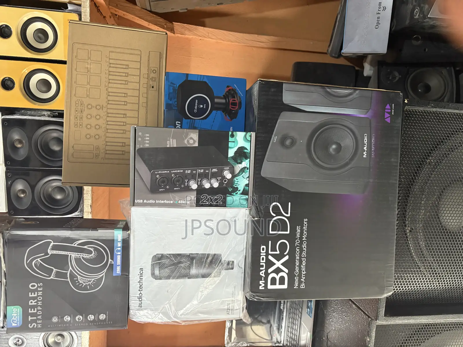M Audio Complete Studio Bundle Set