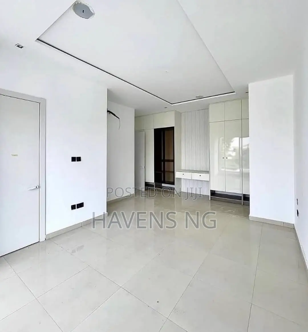 Studio Apartment in Lekki Phase 1 for sale