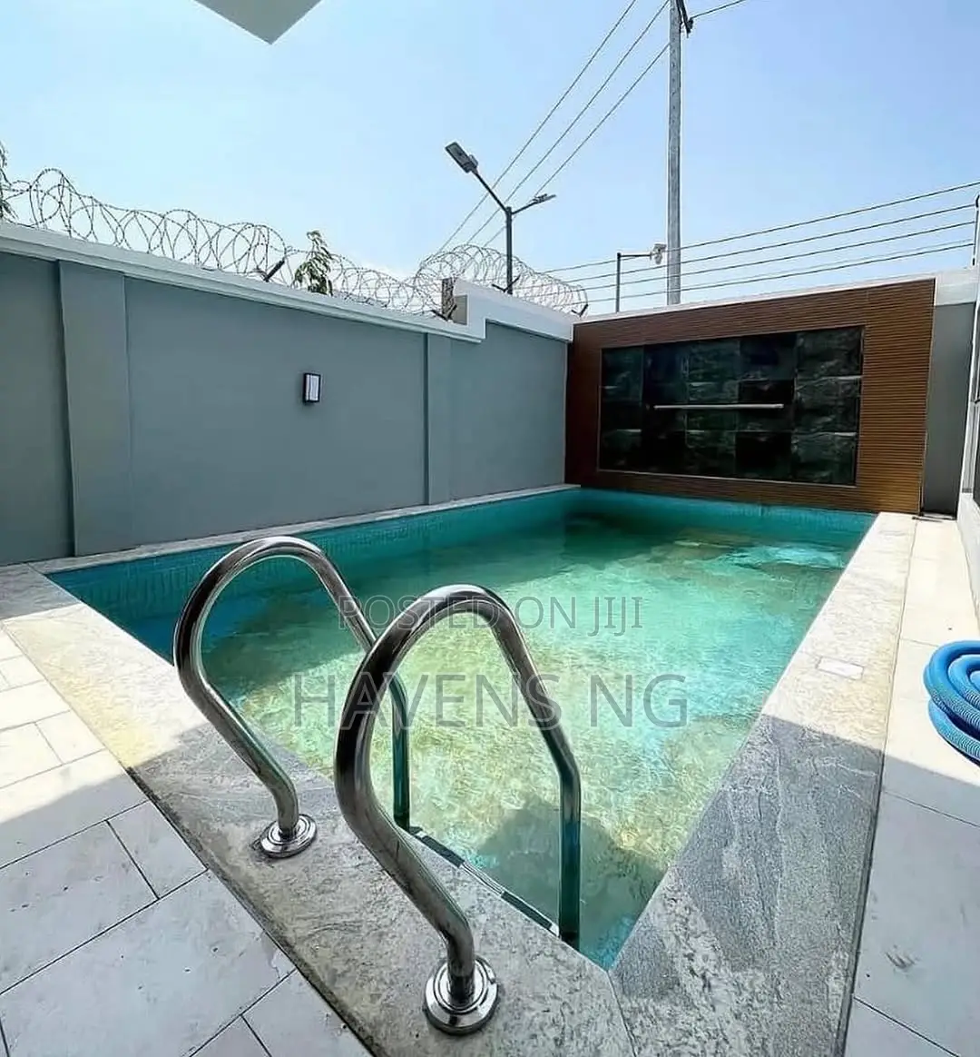 Studio Apartment in Lekki Phase 1 for sale