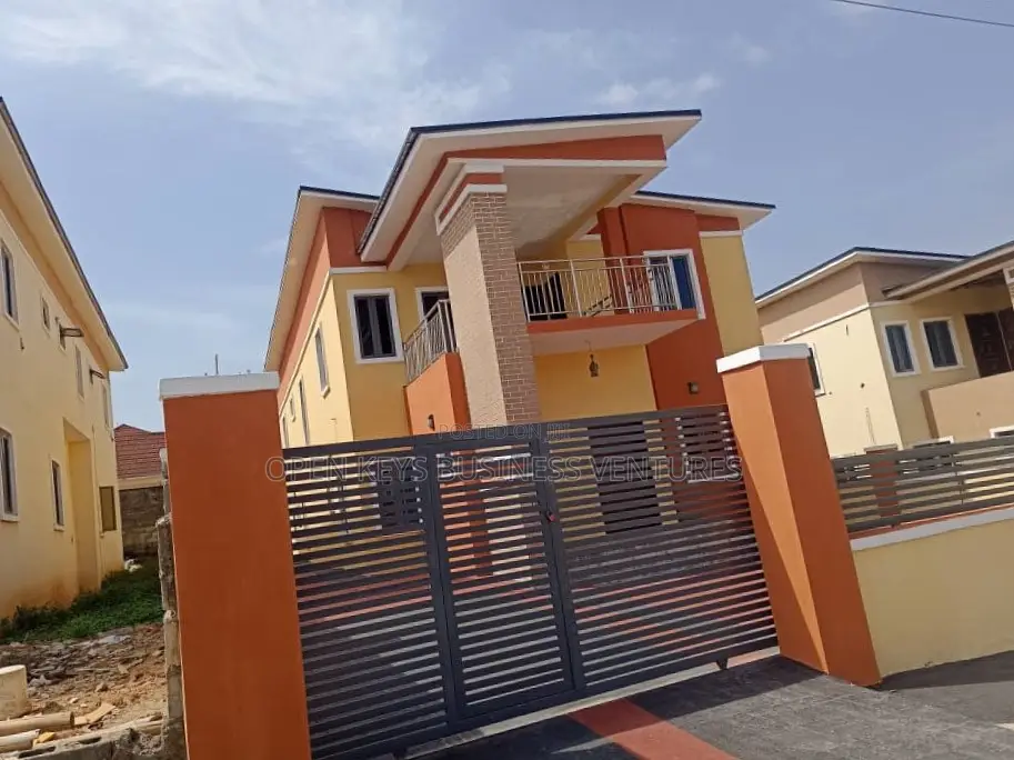 4bdrm Duplex in S&T Estate, Jericho for sale