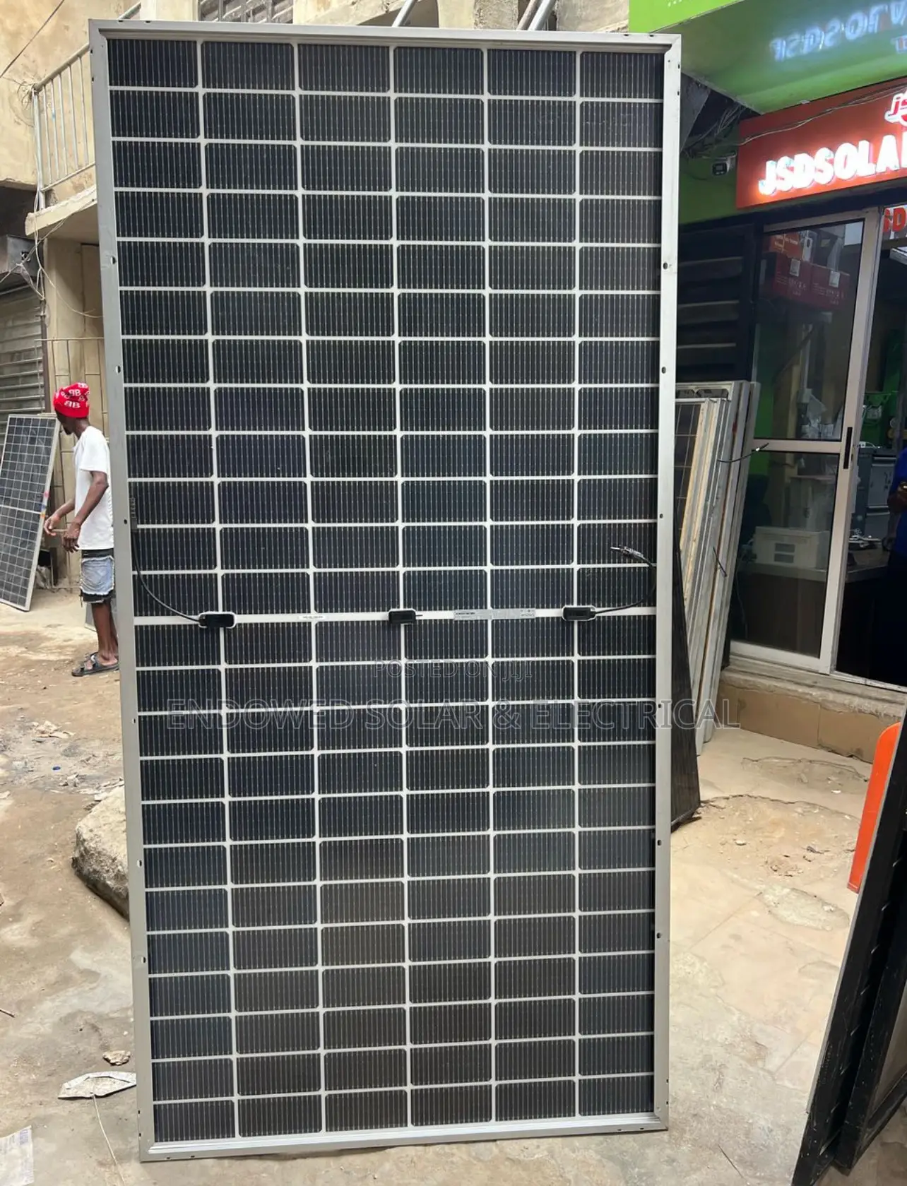 600w Bi-Facial Canadian Solar Panels Are Available