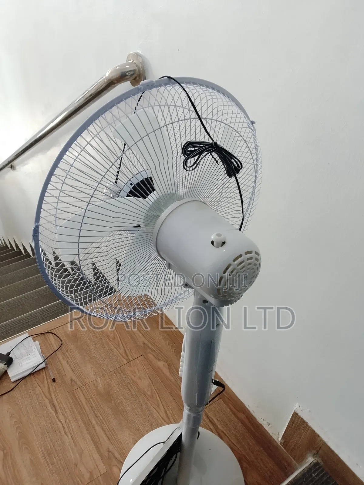 Solar Rechargeable Fan With Panel 16inches