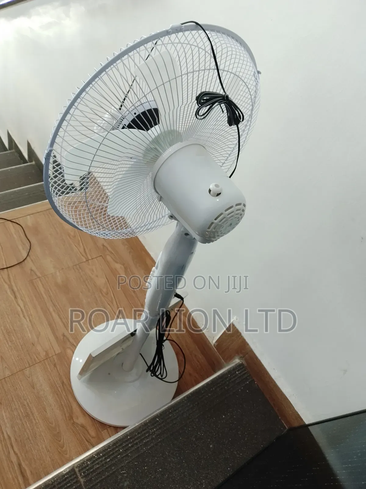 16inches Solar Rechargeable Fan With Panel