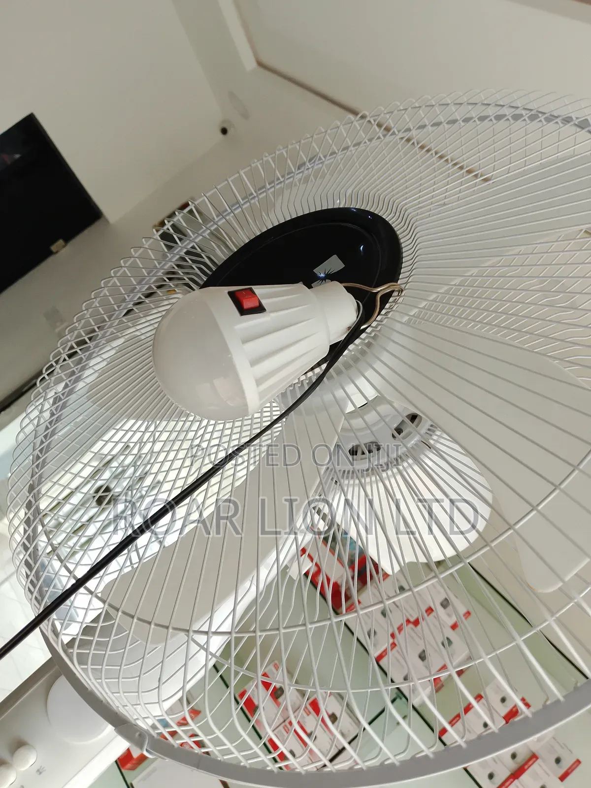 16inches Solar Rechargeable Fan With Panel