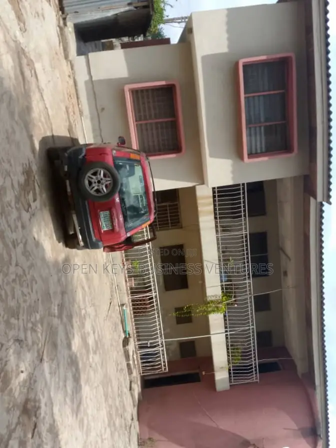 3bdrm Block of Flats in Abayomi Akinmosa, Idishin for sale