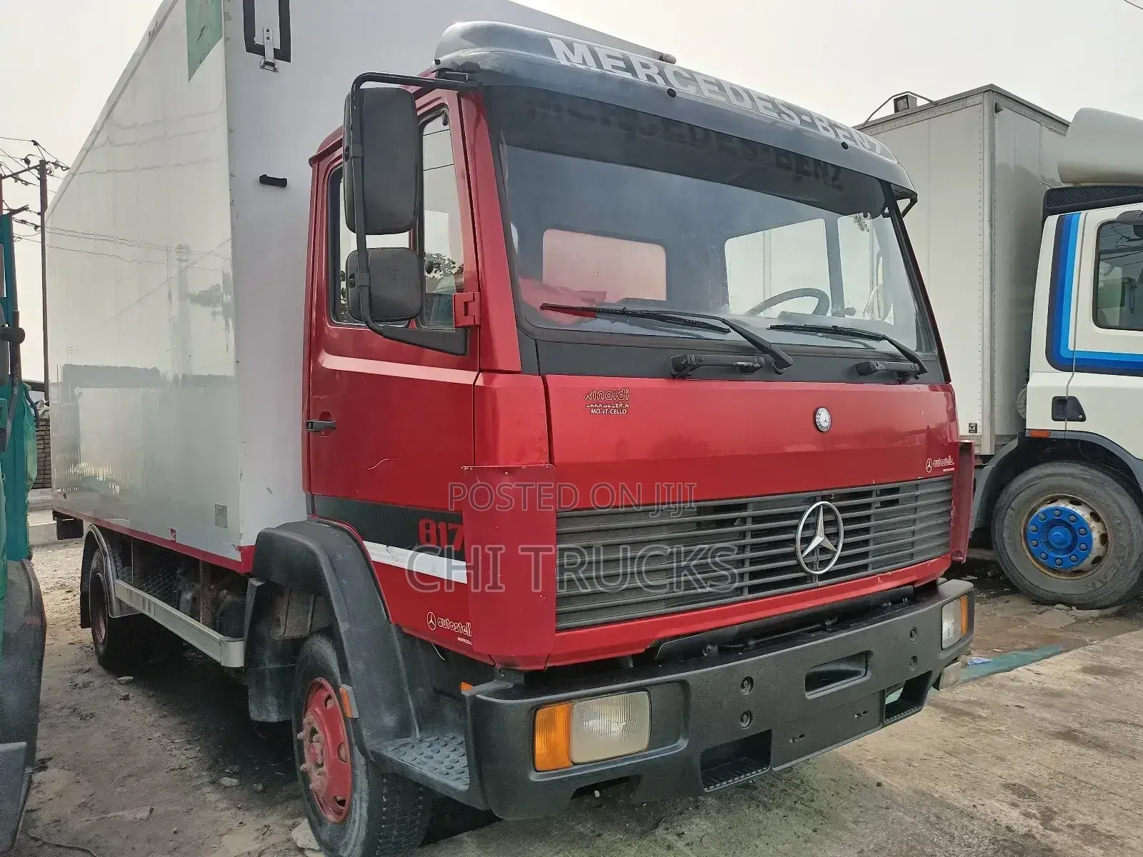 Mercedes-Benz 2000 Red