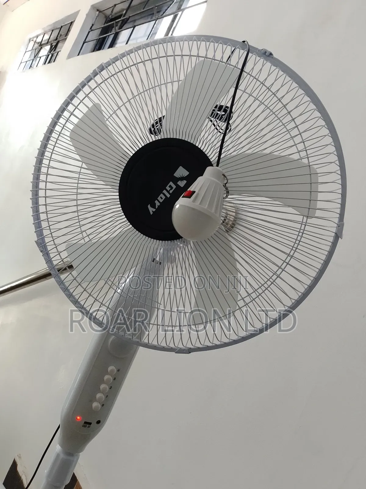 16inch Solar Rechargeable Fan With Panel