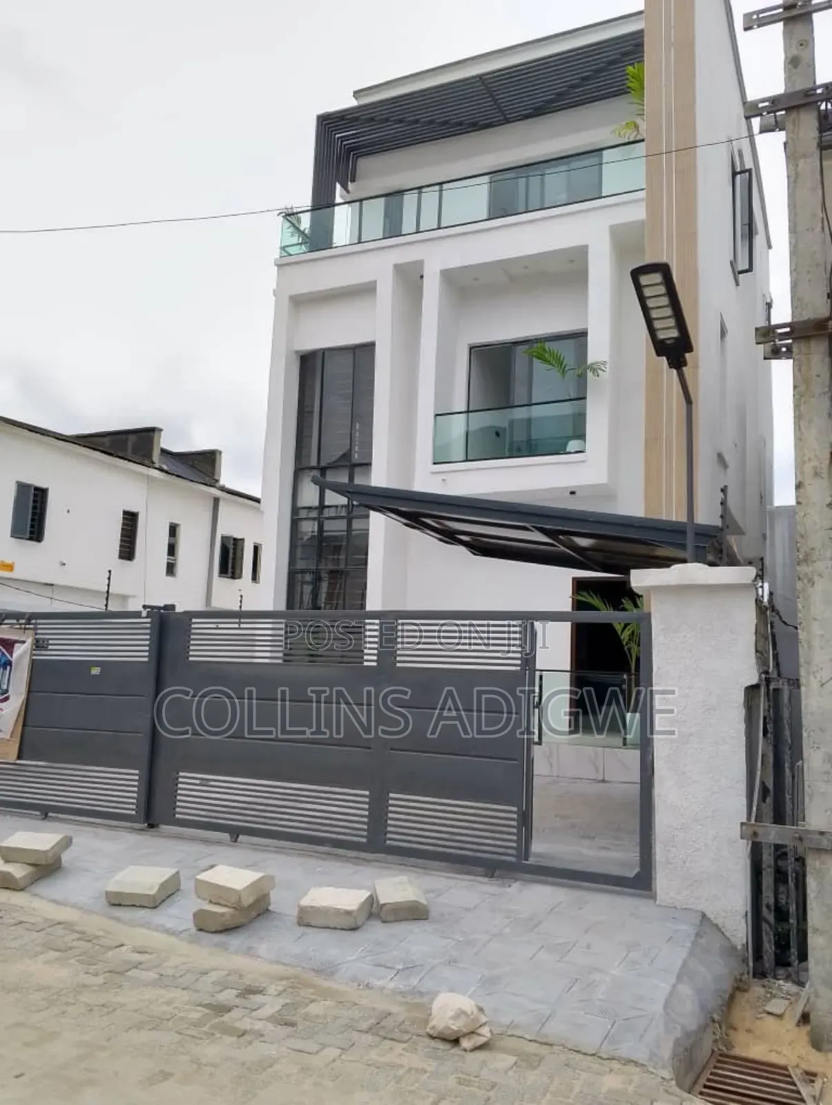 4bdrm Duplex in Ikota Chevron for sale