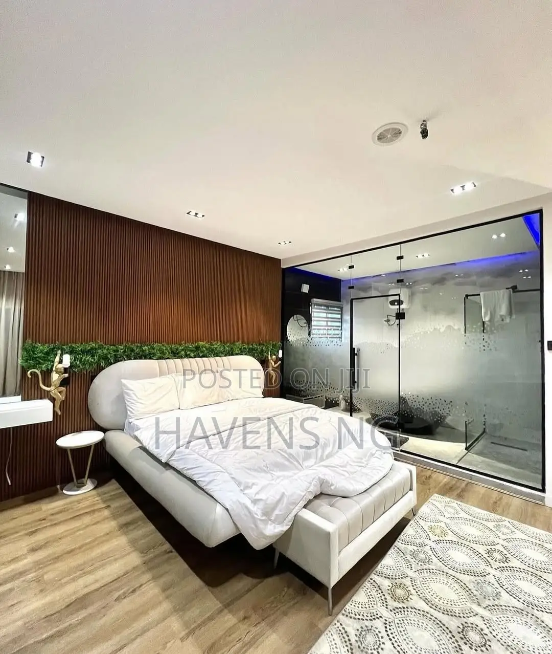 Luxurious Three Bedroom Stunning Apartment